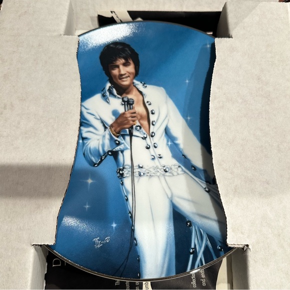Delphi King of Las Vegas Elvis Collectors Plate - Picture 2 of 4